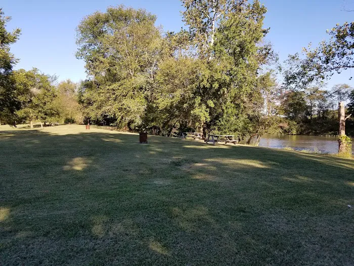 Illinois River Yacht Club and Campground Picture 6
