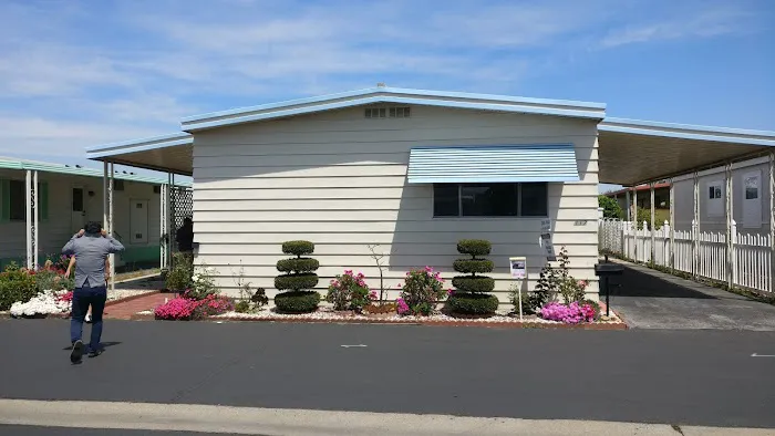Americana Mobile Home Estates Picture 9