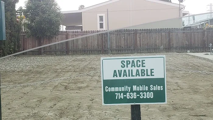 Del Prado Mobile Home Park Picture 4