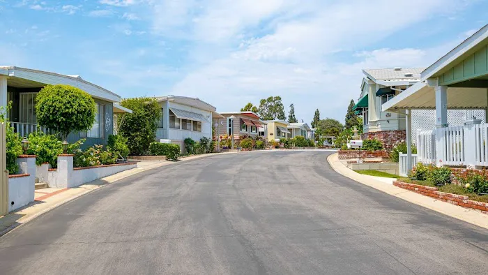 Friendly Village of La Habra Picture 4