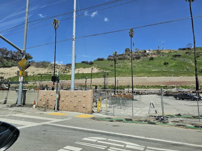 Pacific Palisades Bowl Mobile Estates Picture 2