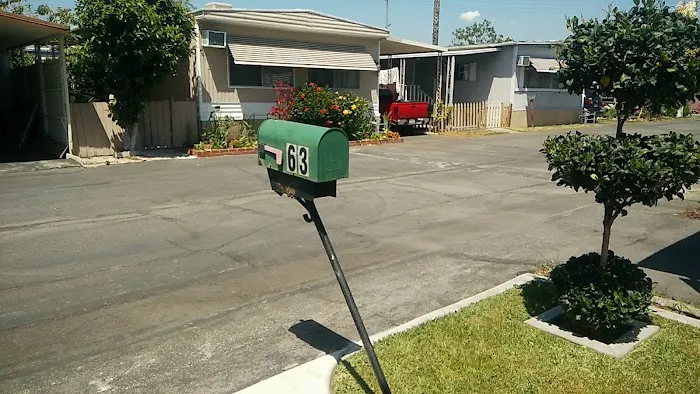 Caravan Mobile Home Park Picture 1