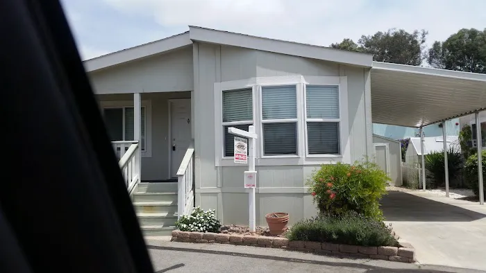 Starlight Mobile Home Park Picture 3