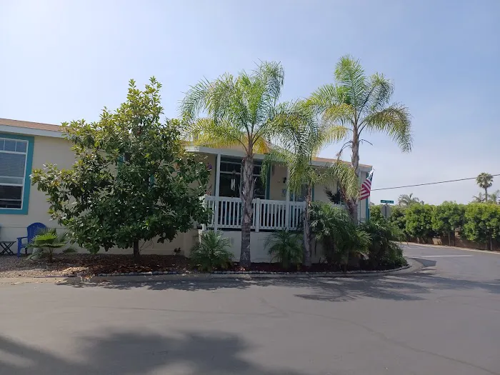 Lakeshore Gardens Mobile Home Picture 9