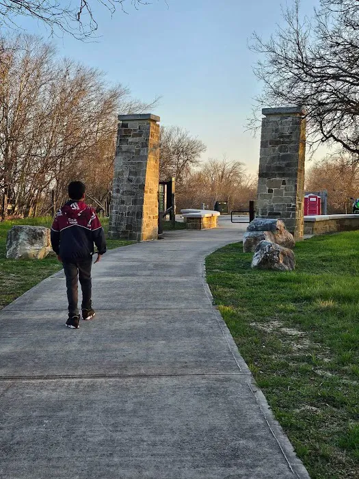Elmendorf RV Park Picture 2