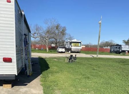Rustic Oaks Park