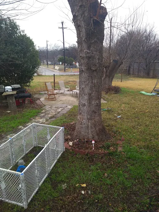 Twin Lane Apartments & Mobile Home Park Picture 6