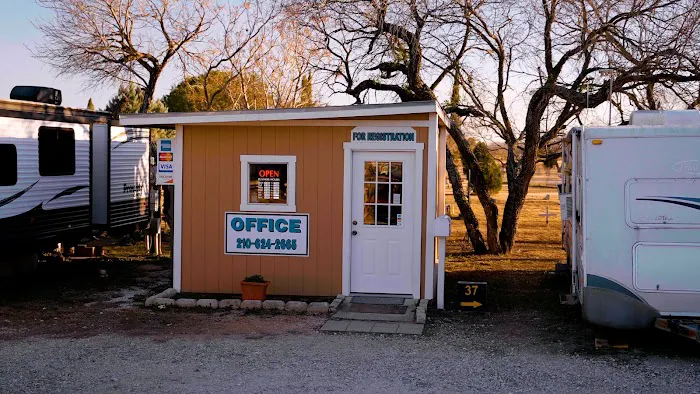 A Country Breeze RV Park Picture 5