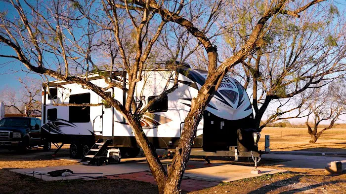A Country Breeze RV Park Picture 8