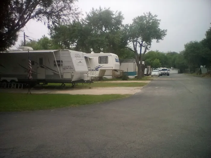 Universal City RV and Mobile Home Park (formerly ABC RV Park) Picture 5