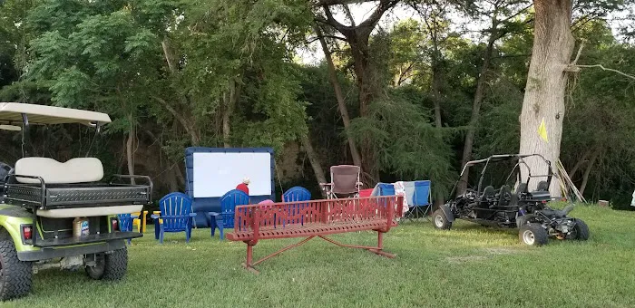 Medina River RV Park Picture 8