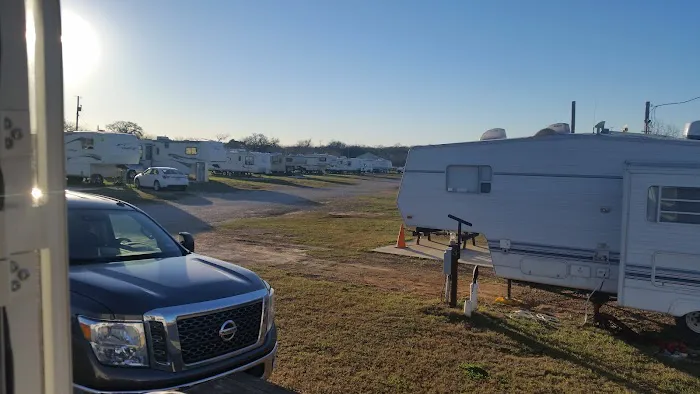 Windmill Heights RV Park Picture 8