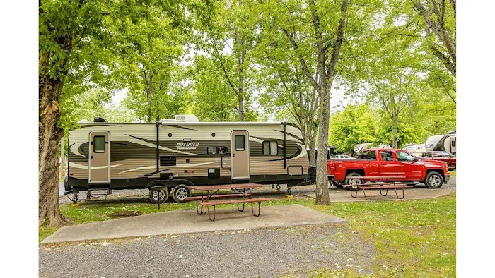 Lincoln West KOA Holiday Picture 4