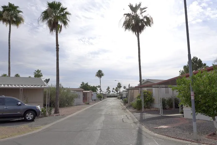Royal Palms Village Picture 1