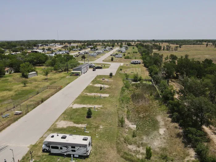 Wisteria RV Park Picture 7