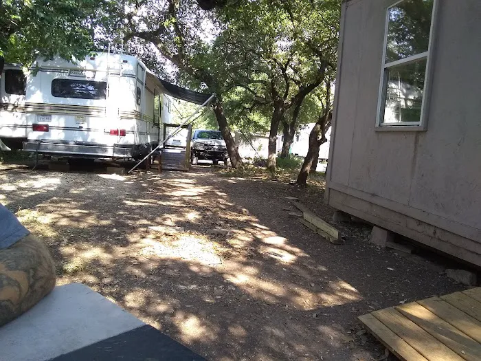Lake Travis Inn & RV Park Picture 2