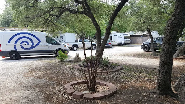 Lake Travis Inn & RV Park Picture 3