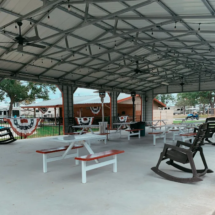 Great Escapes RV Park Austin Oaks Picture 4