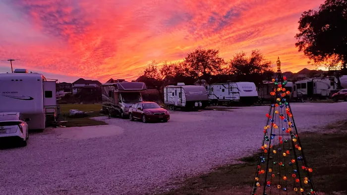 Big Oaks RV Park Picture 4