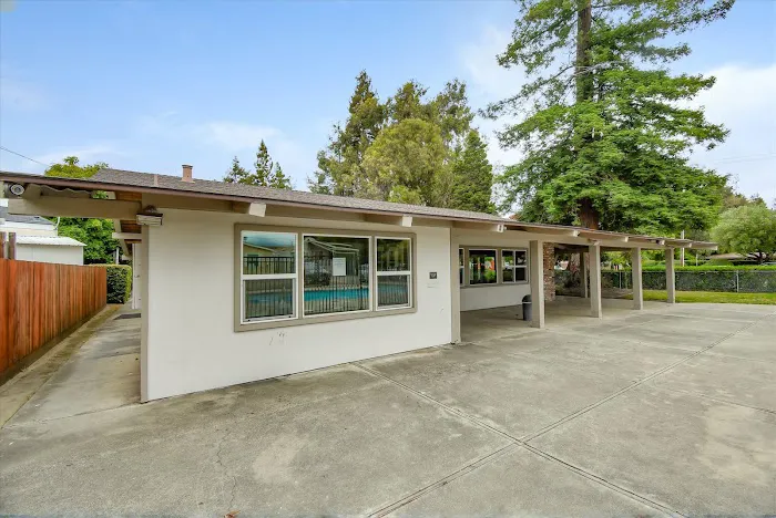 Moffett Mobilehome Park Picture 4