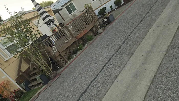 Moffett Mobilehome Park Picture 10