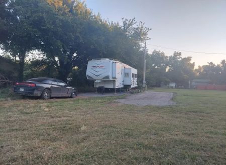 Dennis Trailer Parking