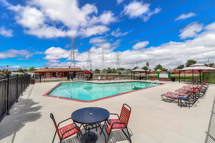 Southlake Mobile Home Community Picture 3