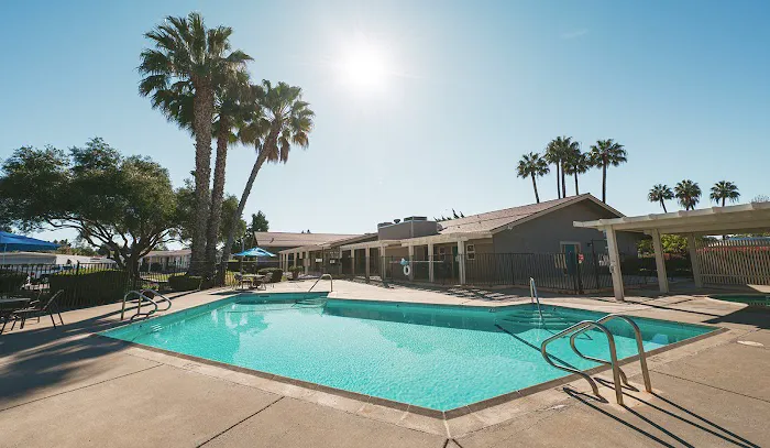 Dalis Gardens Mobilehome Park Picture 3