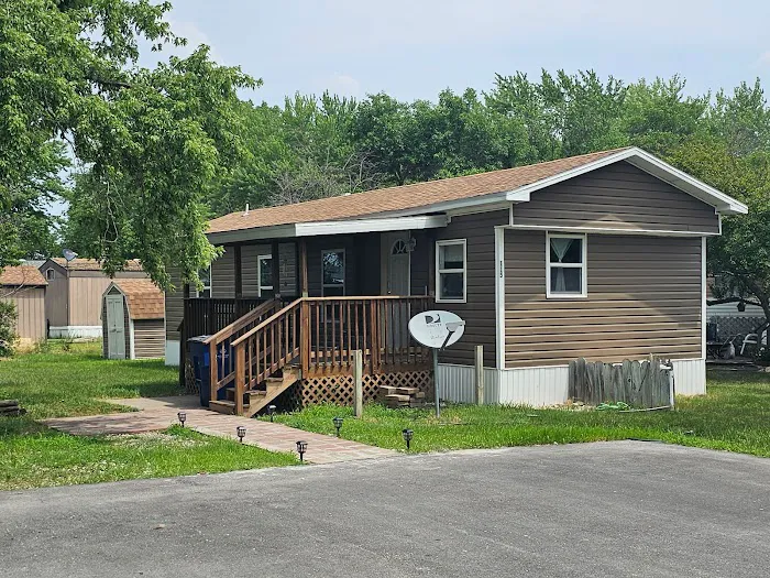 Meadowbrook Mobile Home Park Picture 2