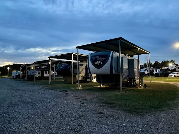 Rolling by the Dozen RV Park Picture 5