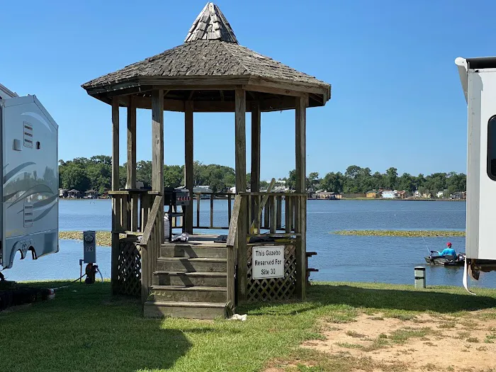Venice on the Lake RV Park Picture 2