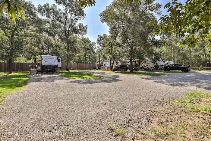 High and Dry RV Park Picture 3
