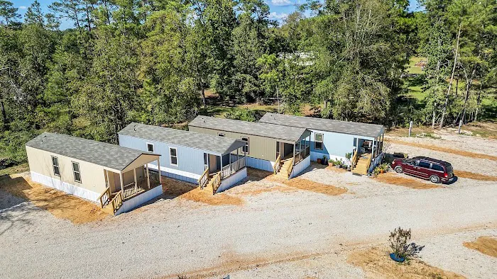 The Village at The Lake RV & Tiny Home Community Picture 9