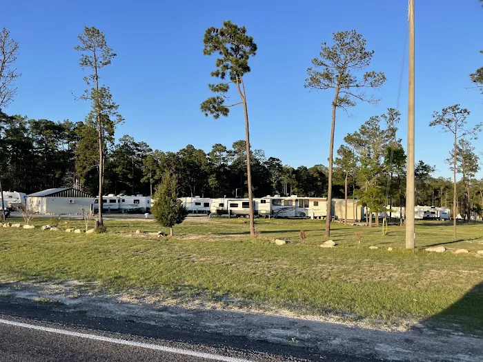 Adkins Store & Stay RV Park Picture 3