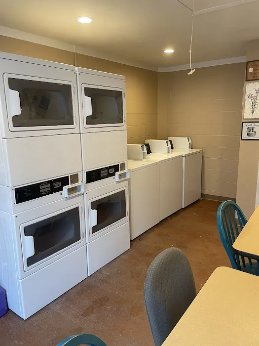 Adkins Store & Stay RV Park Picture 6
