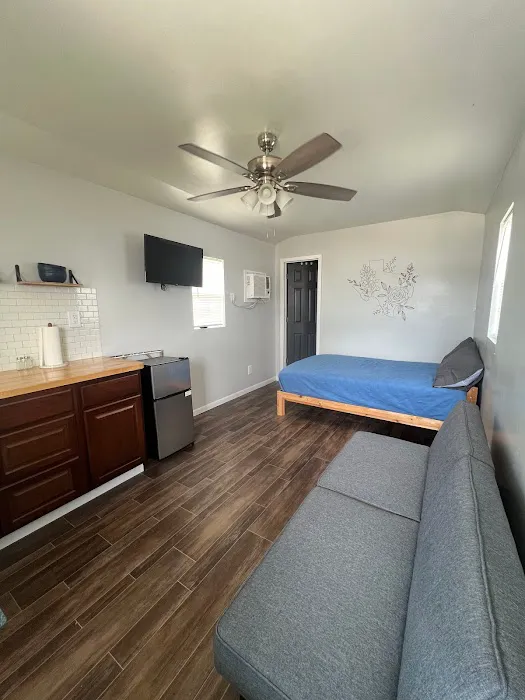 Livingston Lakeside RV Picture 1