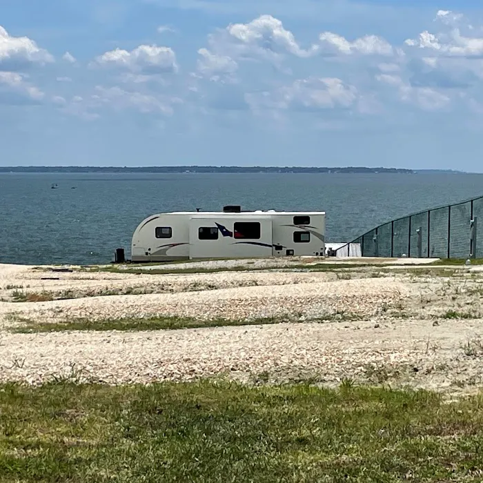 Livingston Lakeside RV Picture 3