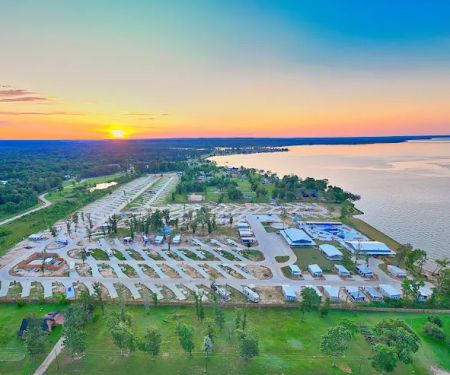 Lagoon Ranch Luxury RV & Cabin Resort