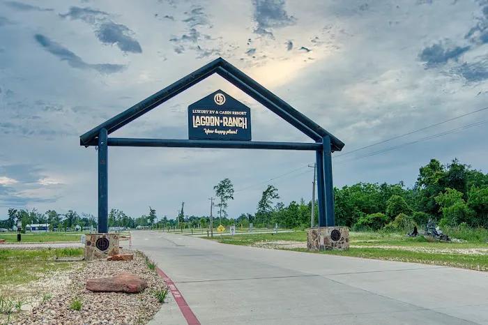 Lagoon Ranch Luxury RV & Cabin Resort Picture 5