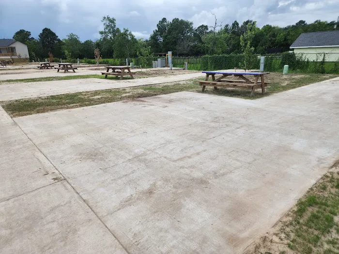 Roundbunch Bayou RV Resort Picture 7