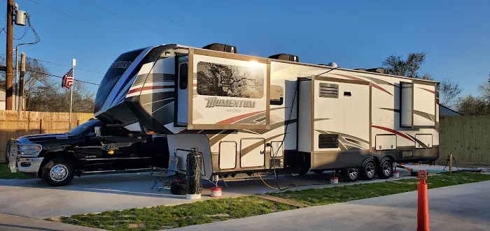 Bridge City RV Park Picture 1