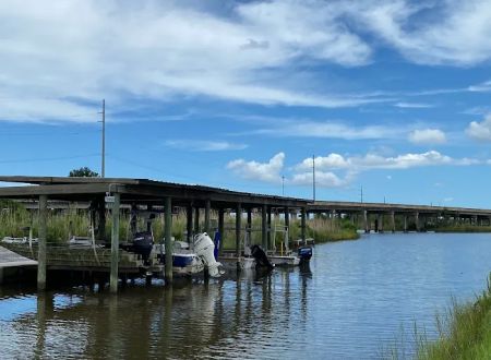 Bayou Oaks Resort & Marina