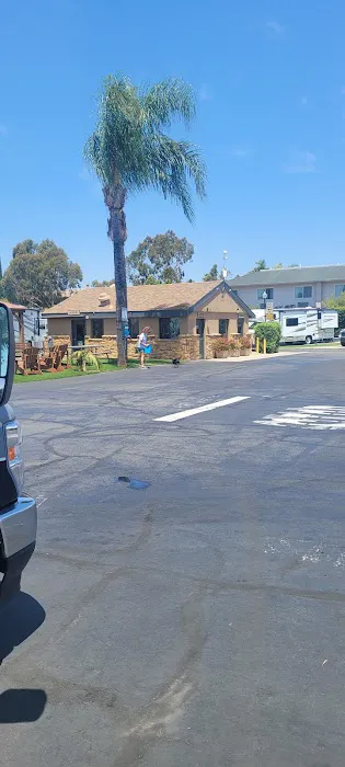 Anaheim Harbor RV Park Picture 8