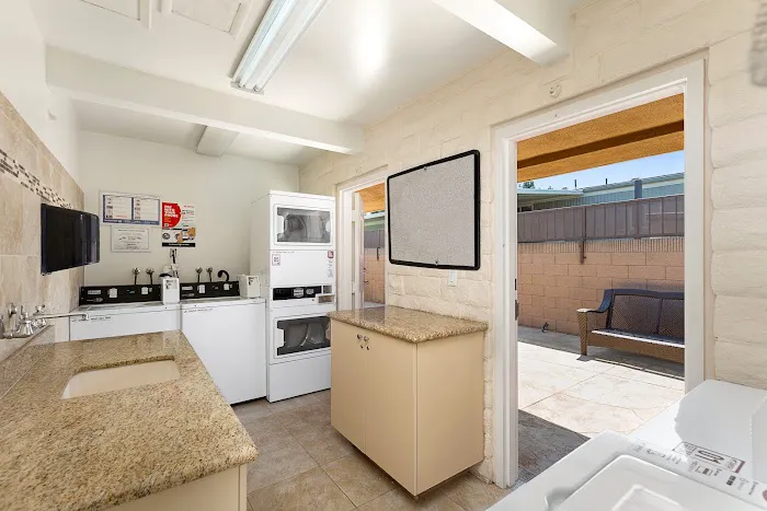 Holiday Mobile Home Estates Picture 8
