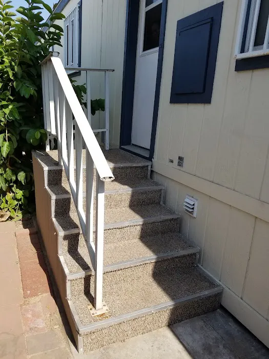 Del Prado Mobile Home Park Picture 7