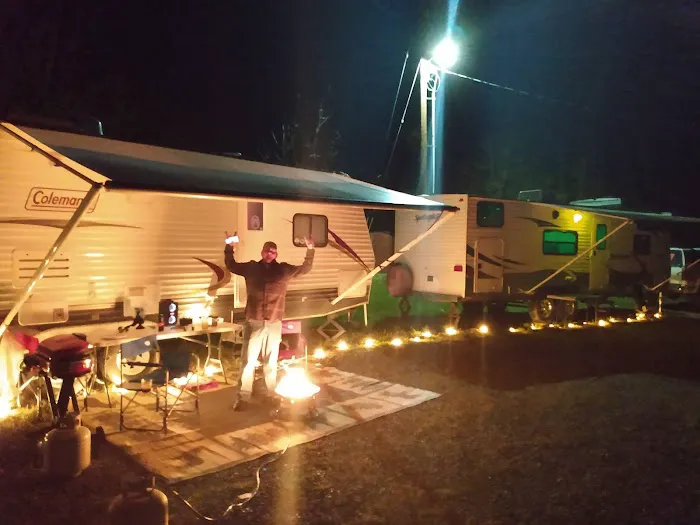 Harts Lake Resort & RV Park LLC Picture 1