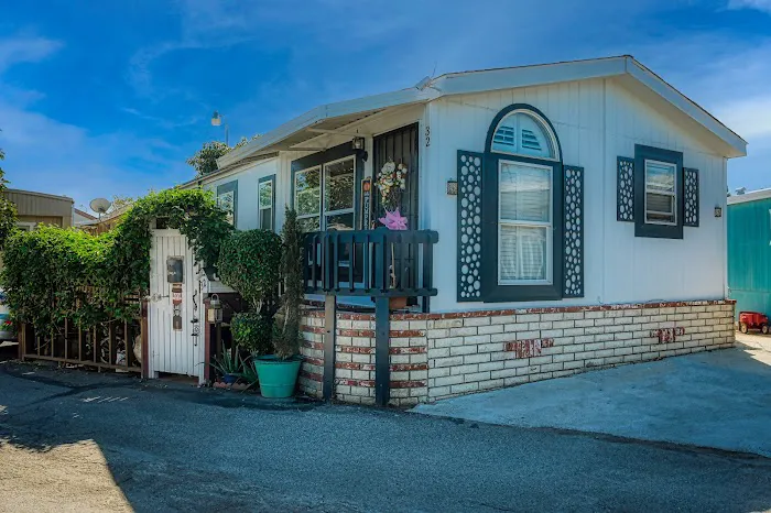 Tradewinds Mobile Home Park Picture 1