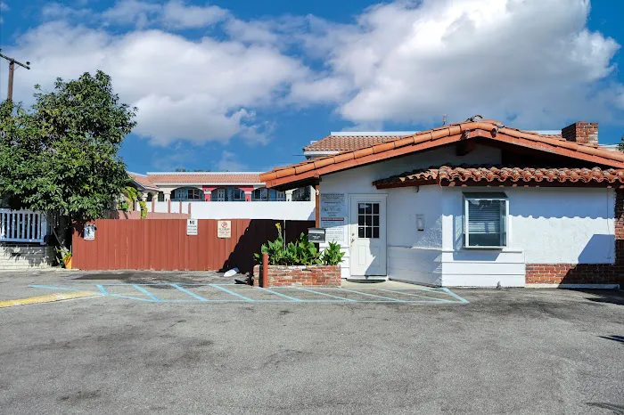 Tradewinds Mobile Home Park Picture 4