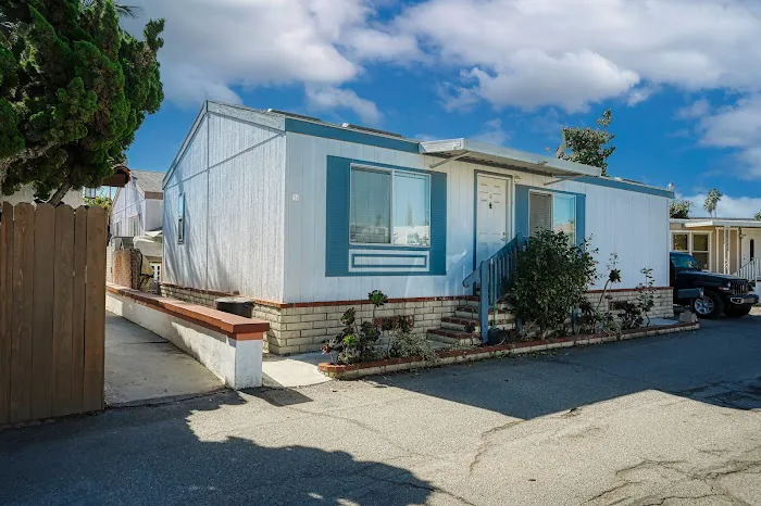 Tradewinds Mobile Home Park Picture 7