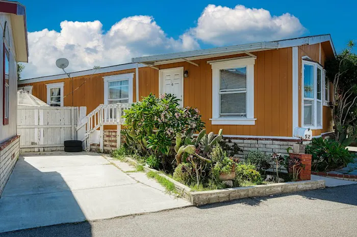 Tradewinds Mobile Home Park Picture 10